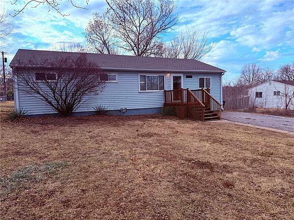 4th image of 17604 Montgall Dr