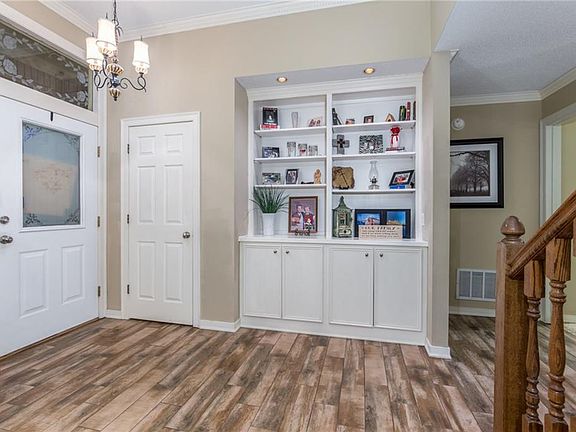 4th image of 809 Fir Dr