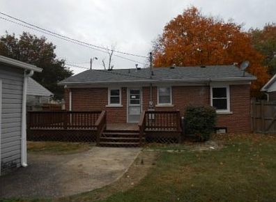 2nd image of 1816 Broadmoor Ave