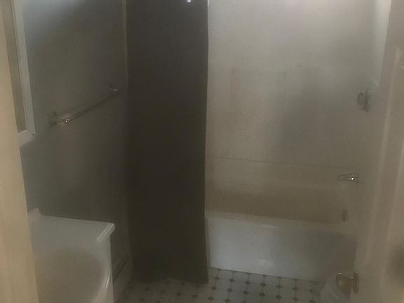 5th image of 84 Pawtuxet Ave #1