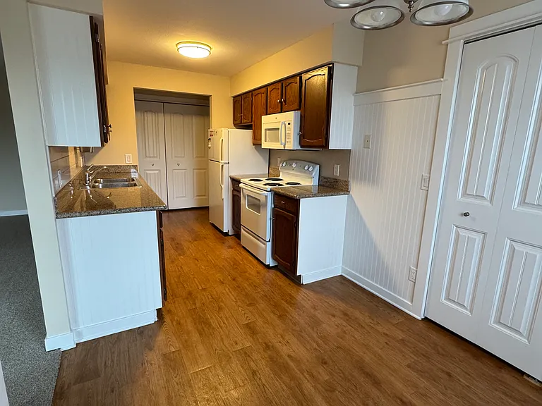 Heritage Apartments — Photo 79