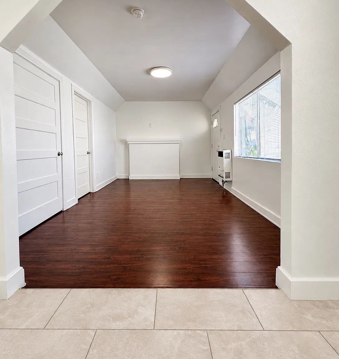4218 Lockwood Ave — Photo 1