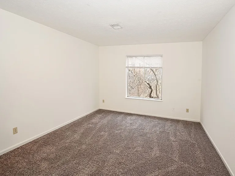 The Ridgeview Apartment — Photo 29