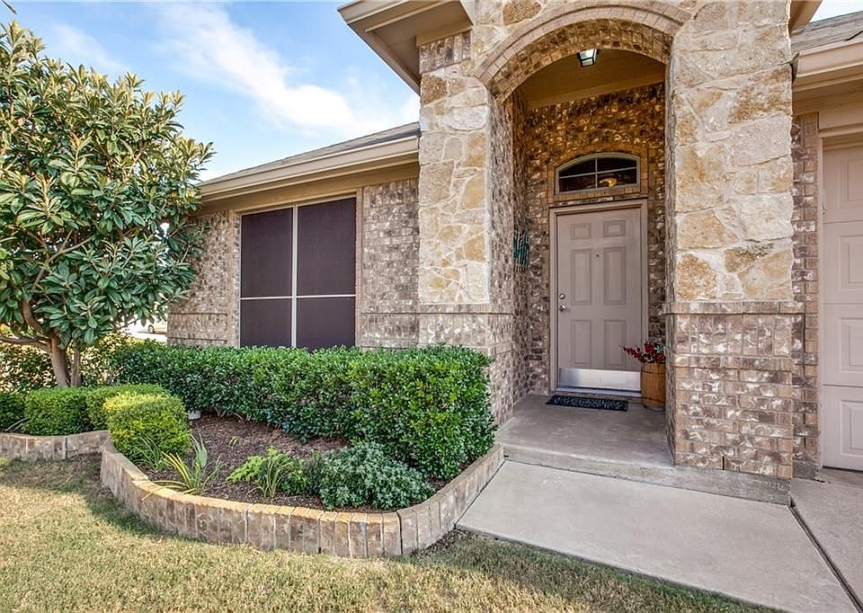 1st image of 218 Longhorn Dr