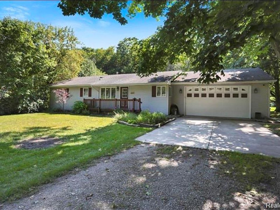 1st image of 6865 Abbottsford Rd
