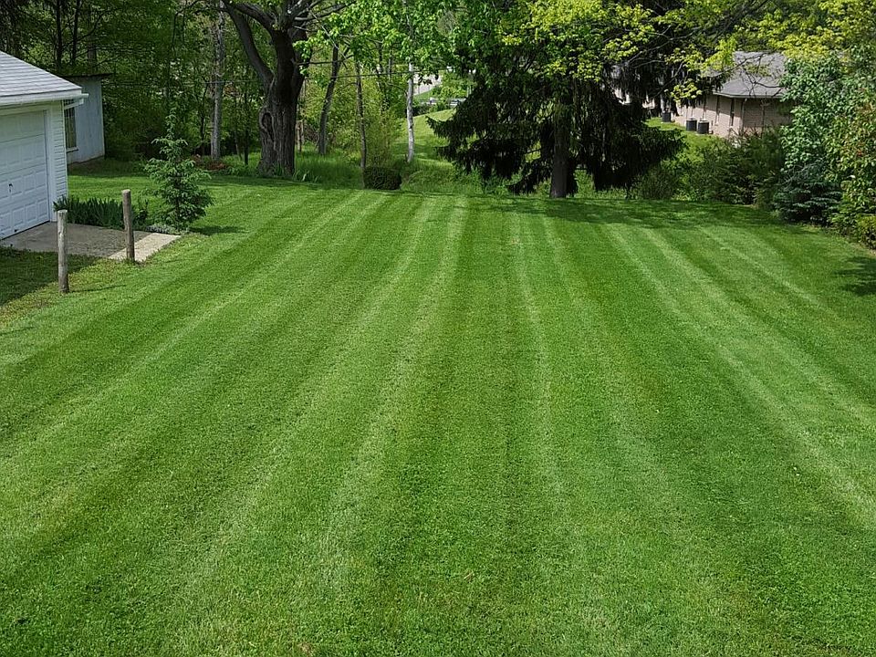 2nd image of 975 Garden Rd