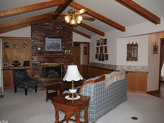 4th image of 8 White Oak Cir