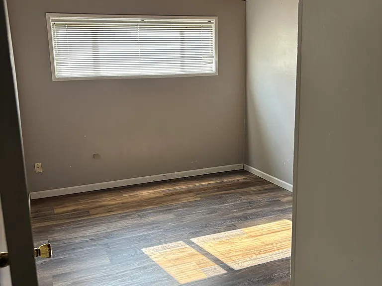 1614 Montana St — Photo 10