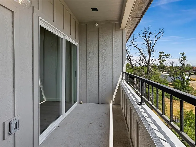 Hawk's Landing Apartments — Photo 114