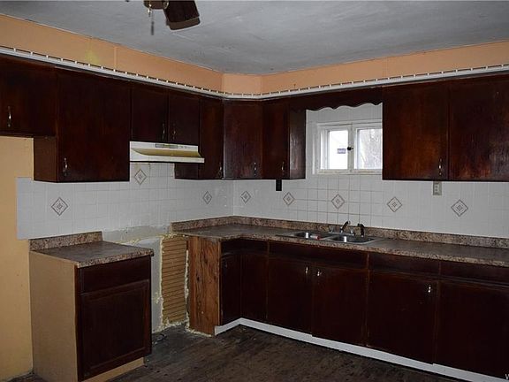 4th image of 435 Baynes St