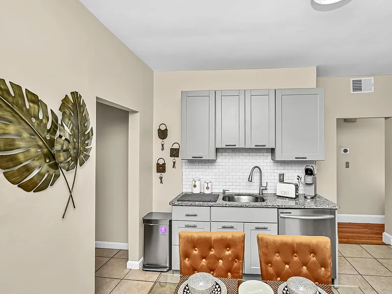 12 Ferndale St #2 — Photo 9