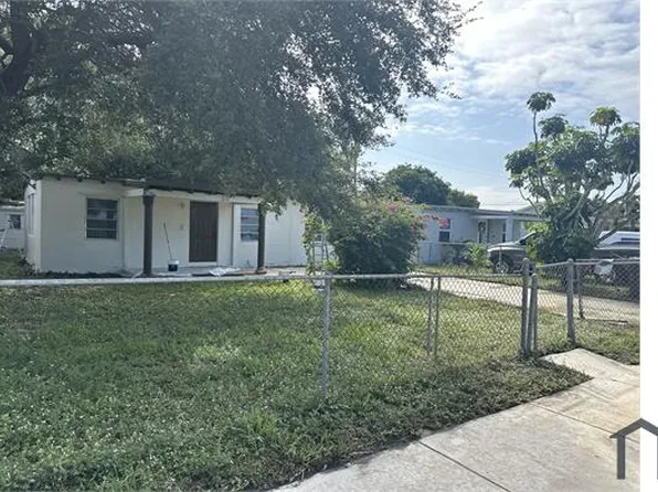 2120 Service Rd, Opa Locka, FL 33054