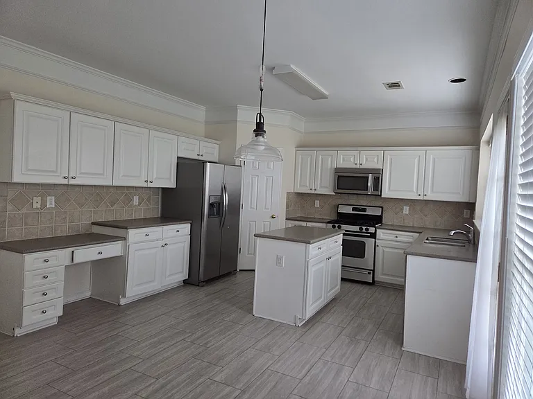 8155 Cavendish Pl — Photo 11