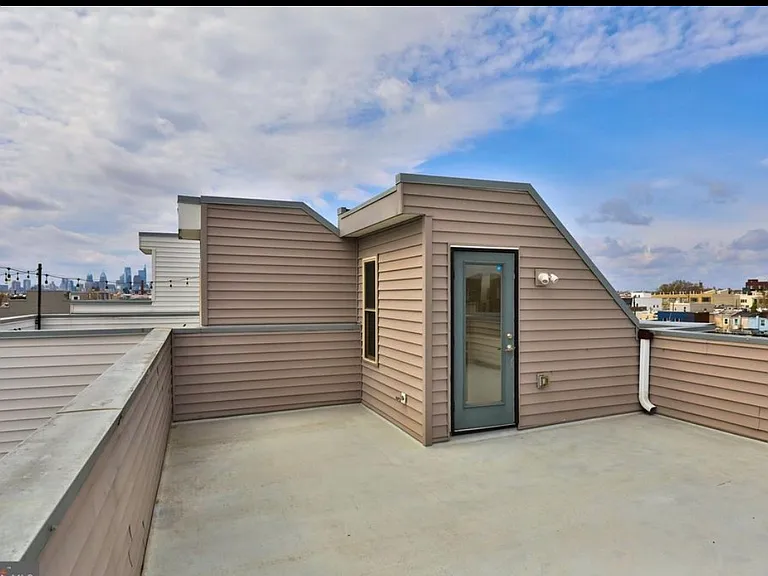 2663 Amber St — Photo 15