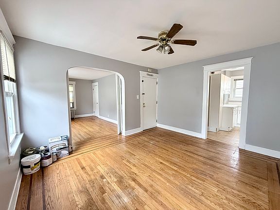 3rd image of 225 3rd Ave Floor 2