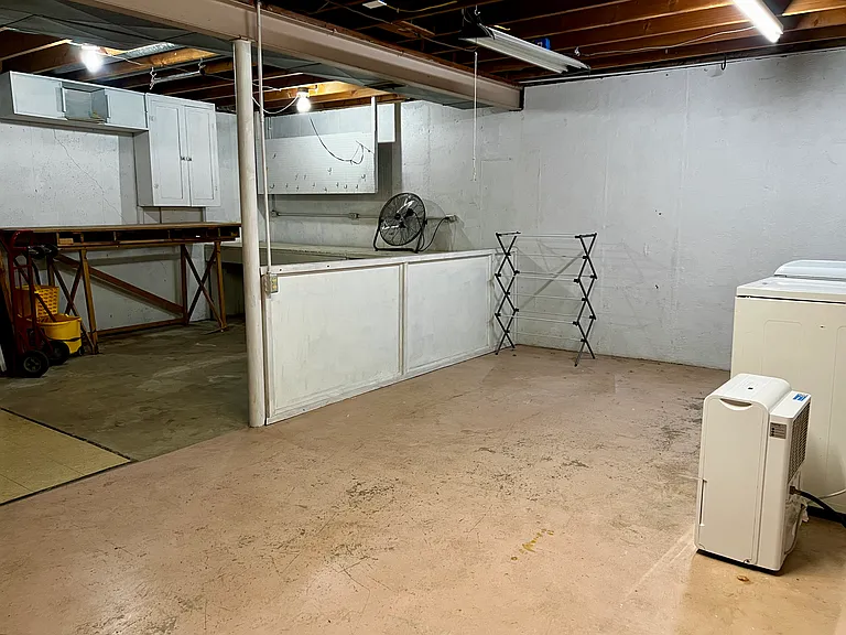 Basement unfinished area