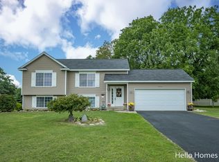 14723 Fieldstone Meadow Ct NE, Cedar Springs, MI 49319