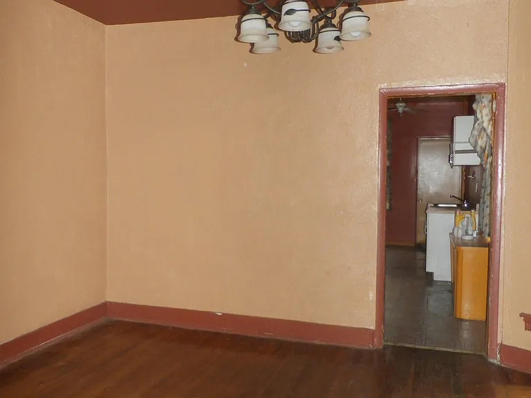 131 E Coulter St — Photo 9