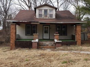 745 Valley St, Chester, IL 62233