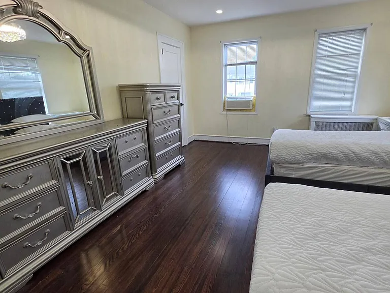 9 Berg Ave — Photo 12