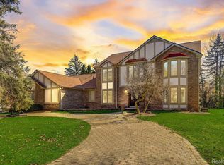 41773 Waterfall Rd, Northville, MI 48168