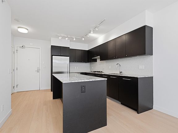 3rd image of 6180 Cooney Rd #307