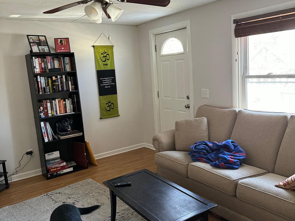 Spacious living room