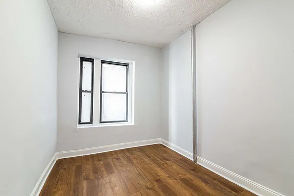 Rented by Clove Realty LLC | media 8