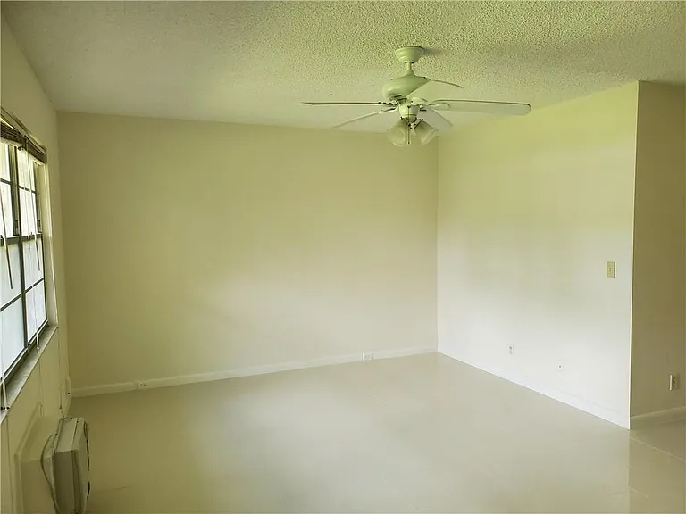 251 SW 134th Way #109M — Photo 6