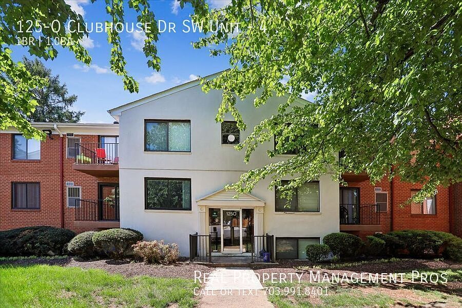 1st image of 125O Clubhouse Dr SW Unit 4