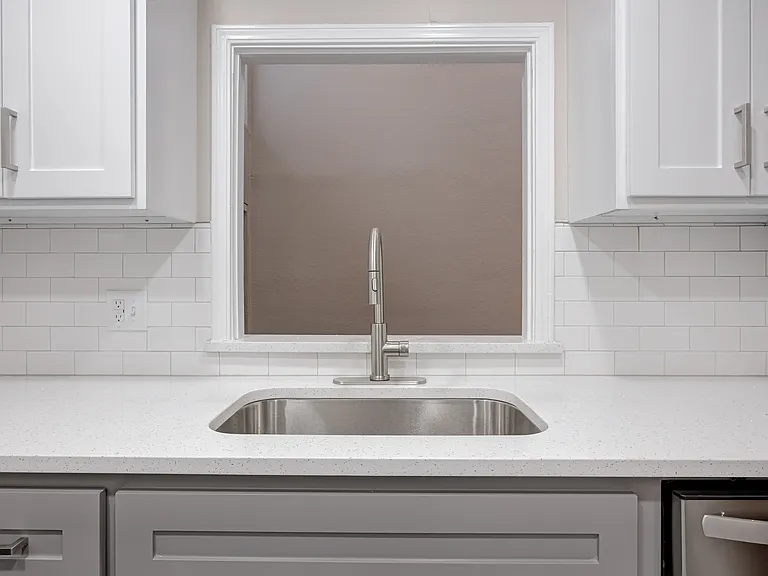 405 Sundance Ln — Photo 7