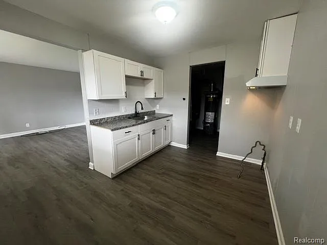 3 bed, 1.0 bath, 864 sqft, $1,500 — Photo 3