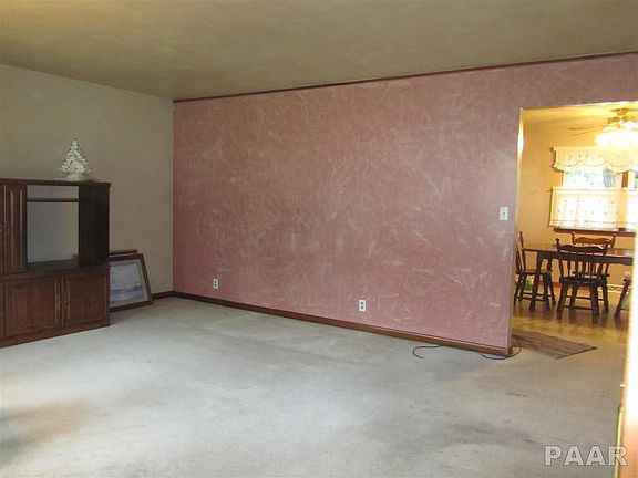 3rd image of 115 W Paradise Ct