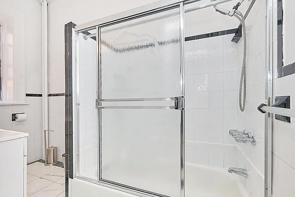 Rented by Keller Williams NYC | media 40