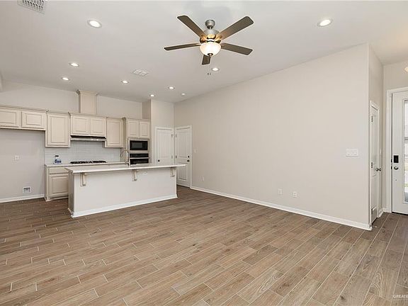 4th image of 10333 N 15th St