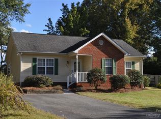 415 Aurora Blvd, Matthews, NC 28104