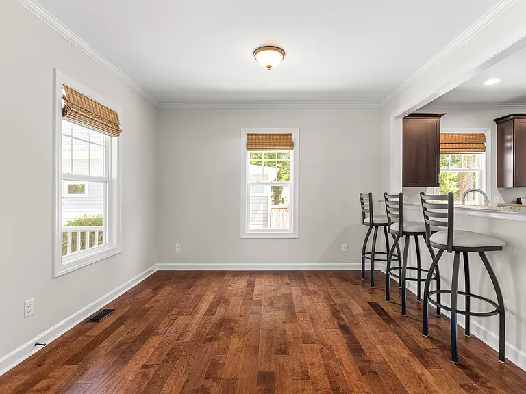 1720 Arrowhead Dr — Photo 5