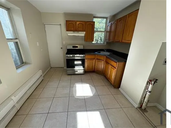 130 Broadway, Jersey City, NJ 07306