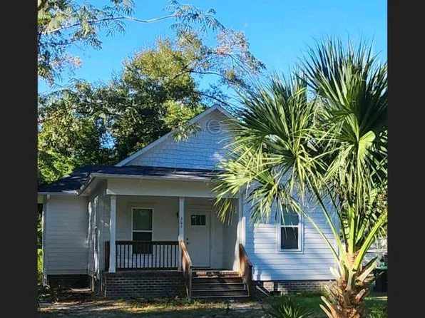 301 E Goodman St, Fair Bluff, NC 28439