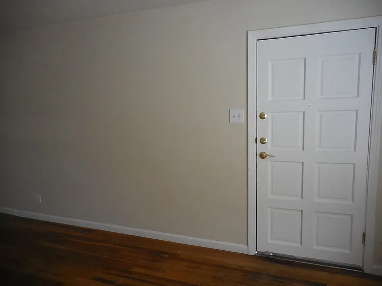 701 W Yandell Dr #12 — Photo 6