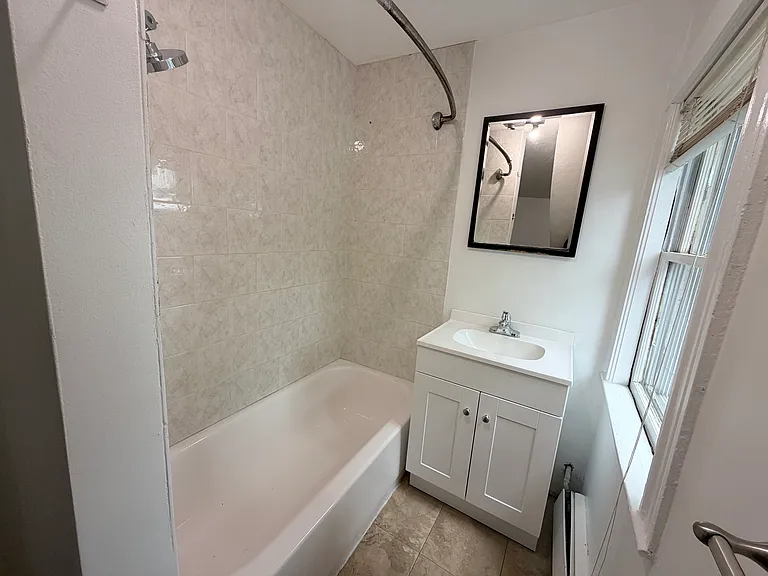 38 Glenwood St #3 — Photo 18