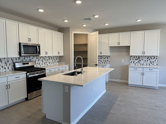 4th image of 7660 E 36th Ln