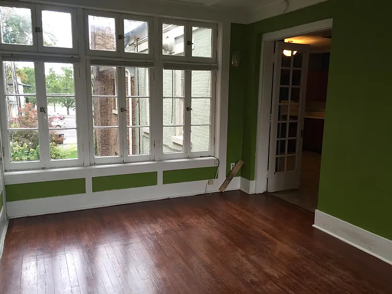 922 W Berry St — Photo 7