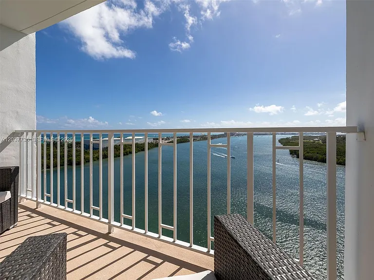500 Bayview Dr #1520 — Photo 29