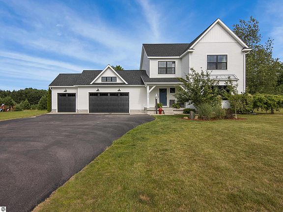 2nd image of 2090 Hayfield Dr
