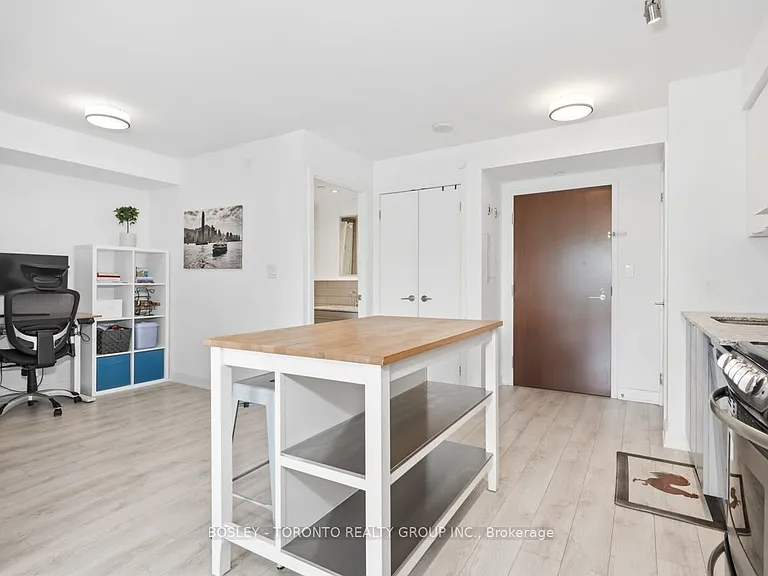 160 Flemington Rd #408 — Photo 9