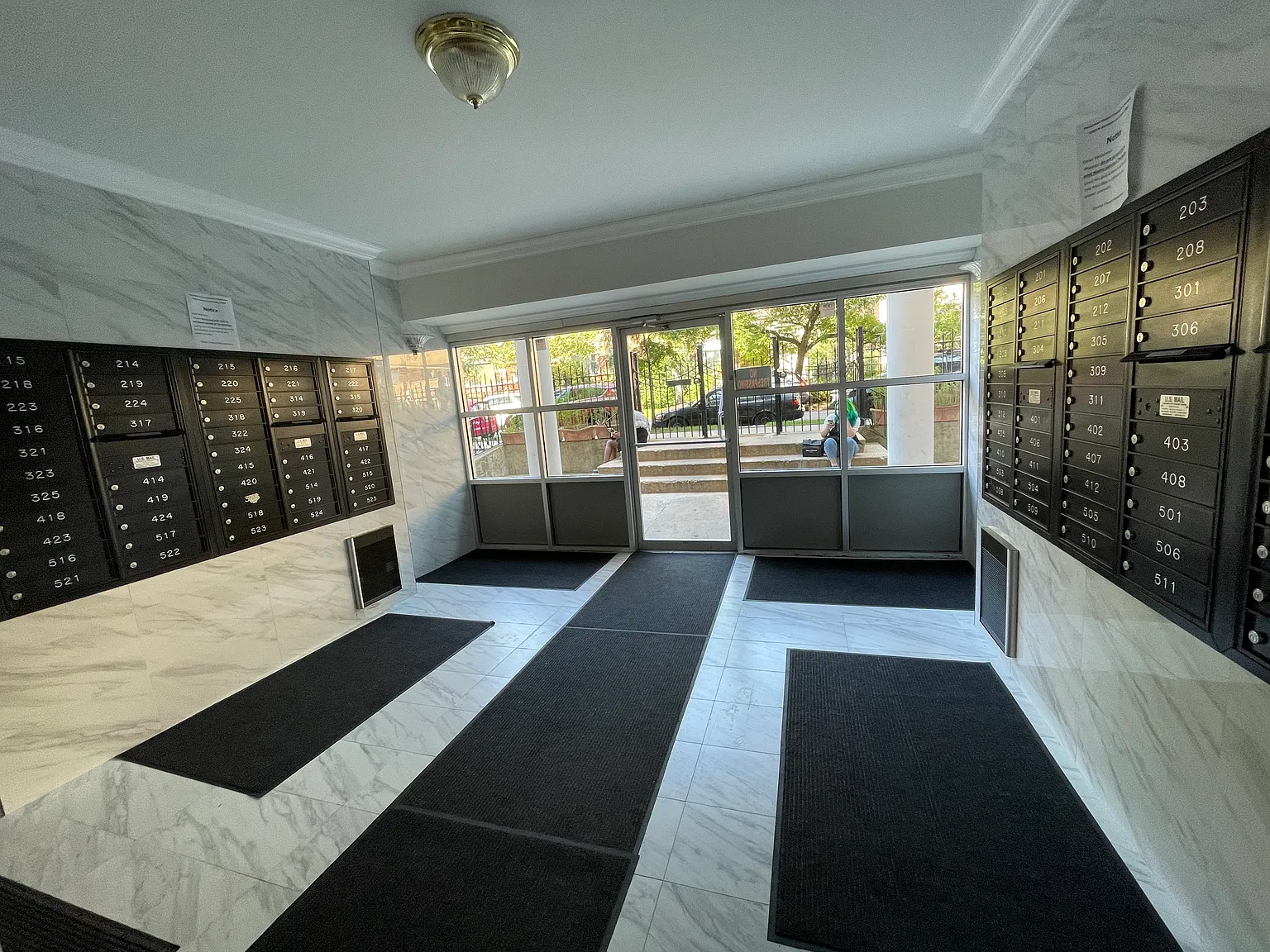 1 bed, 800 sqft, $1,600 — Photo 3
