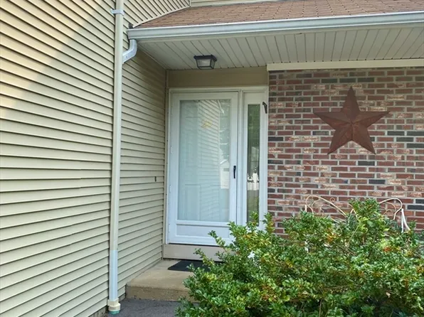 26 Chapman Pl Unit 26, Leominster, MA 01453