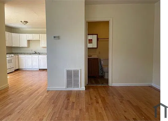 3 bed, 1000 sqft, $3,200 — Photo 4