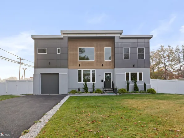 605 Cedar Grove Rd, Broomall, PA 19008